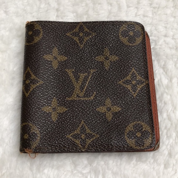 Louis Vuitton Handbags - Authentic Louis Vuitton wallet